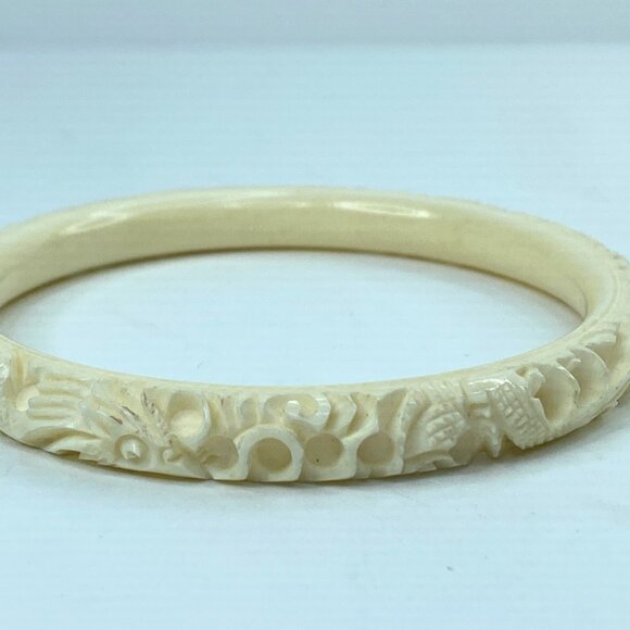 Finely carved Resin 9mm Dragon swimming in the cloud slip on bangle GS697 - Picture 2 of 8
